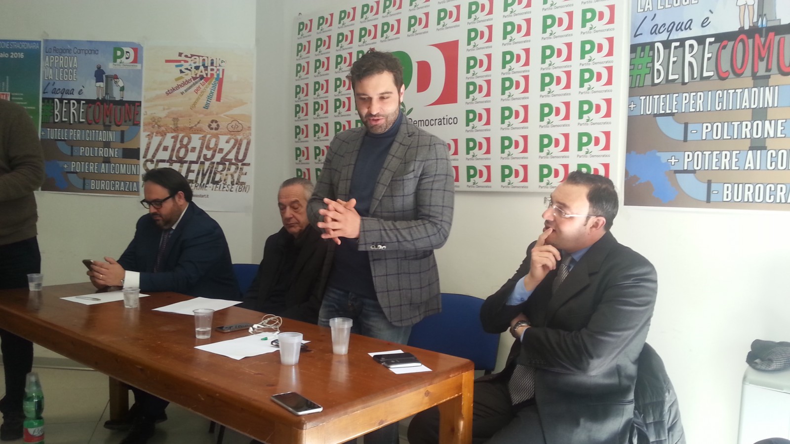 De Caro riunisce il partito e lo catechizza