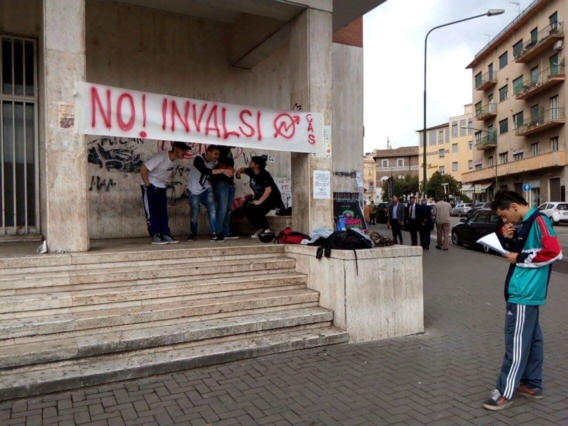 Prove Invalsi: il Collettivo Autonomo studentesco scende in piazza
