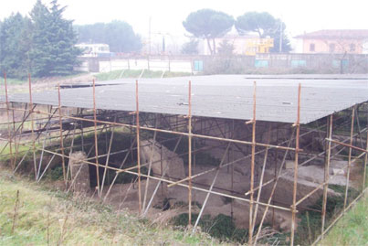 L’Archeoclub denuncia il degrado del Teatro Romano
