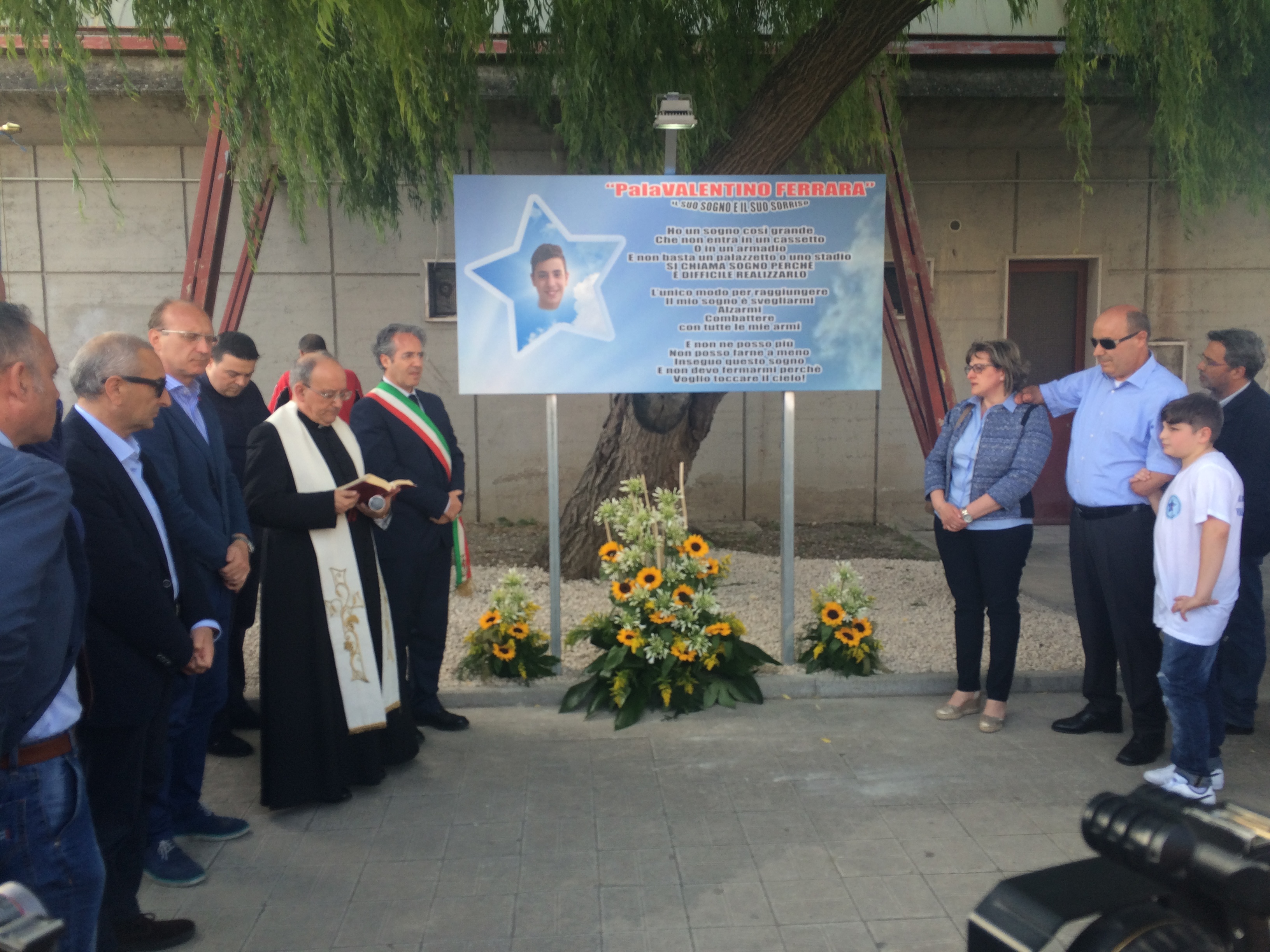 Da oggi sarà “PalaValentino Ferrara”