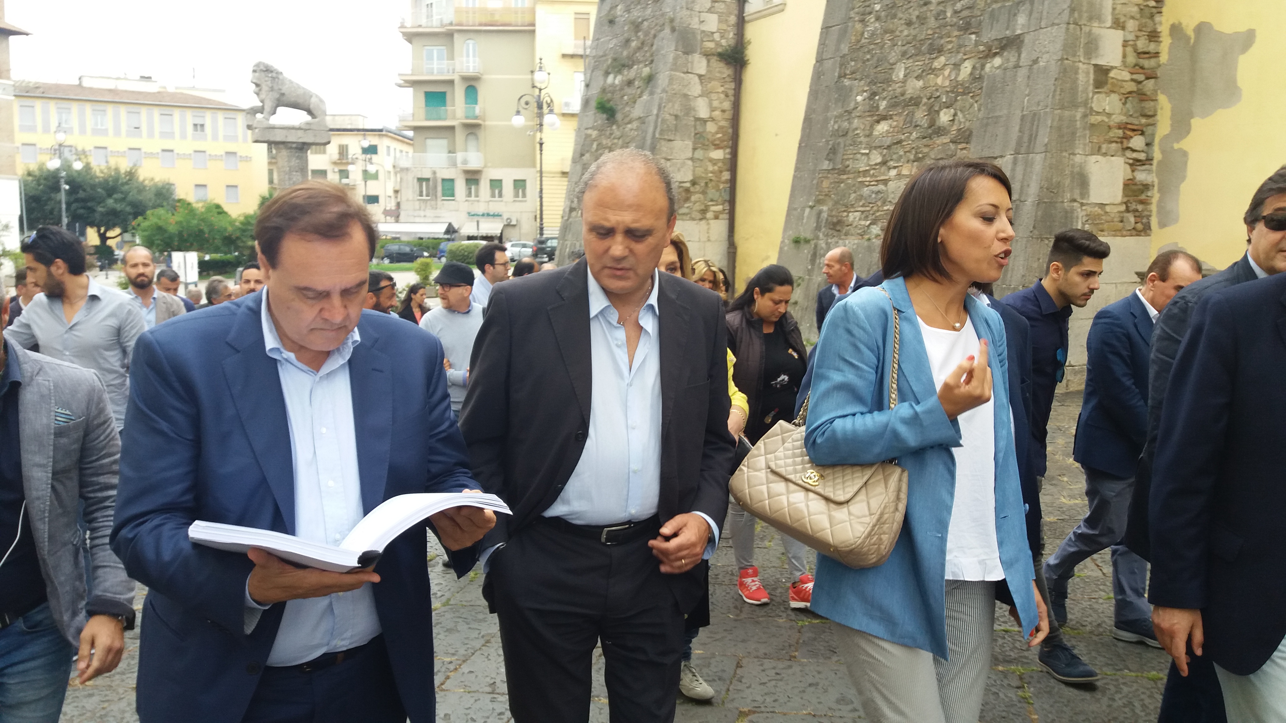 Mastella e De Girolamo rispondono a De Caro: ” ti aspettiamo in piazza”