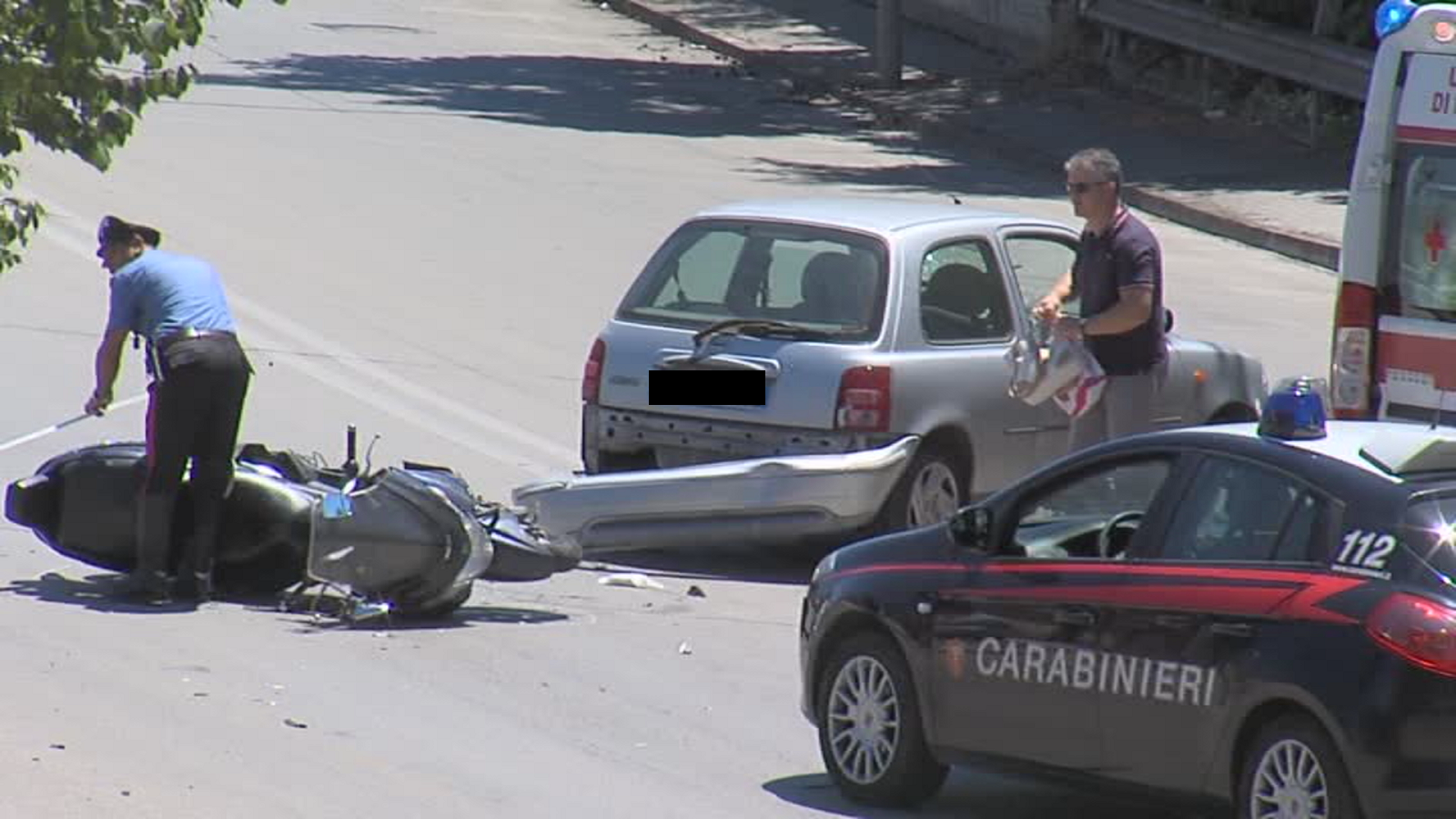 Auto contro moto in Via Paolella