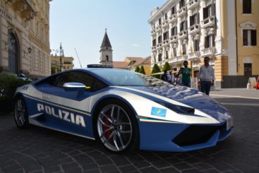 “Il Sannio beneventano”, tra Ferrari e Lamborghini della Polizia