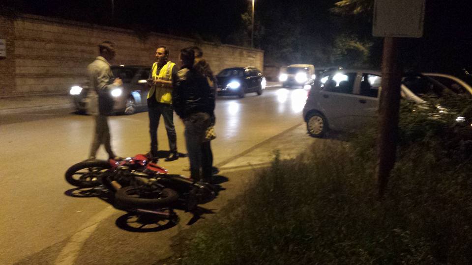 Benevento| Investe motociclista e scappa, è caccia alla donna