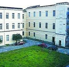 Guerriglia nel carcere minorile di Airola, due agenti feriti