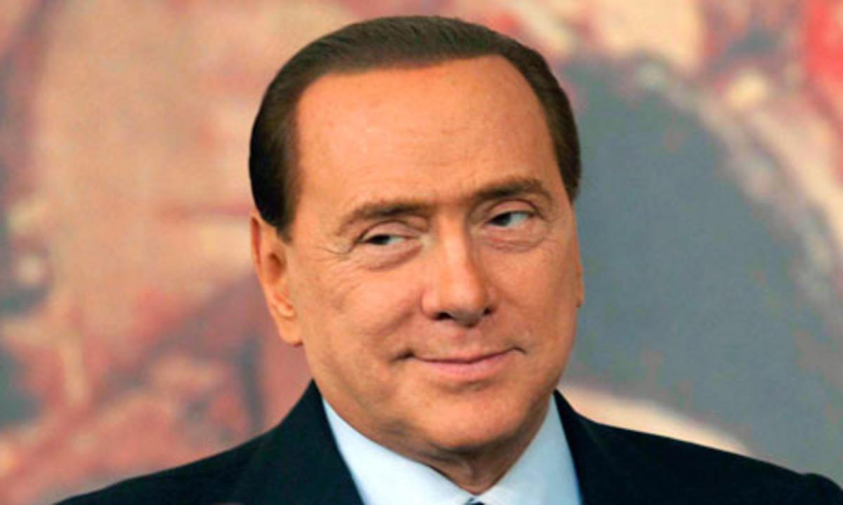 Napoli| Compleanno Berlusconi, il coordinatore Siano: «Auguri Presidente»