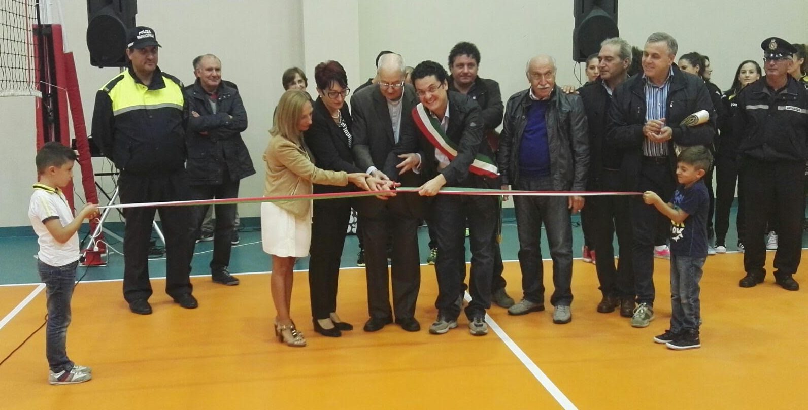 Nuovo look per la palestra comunale