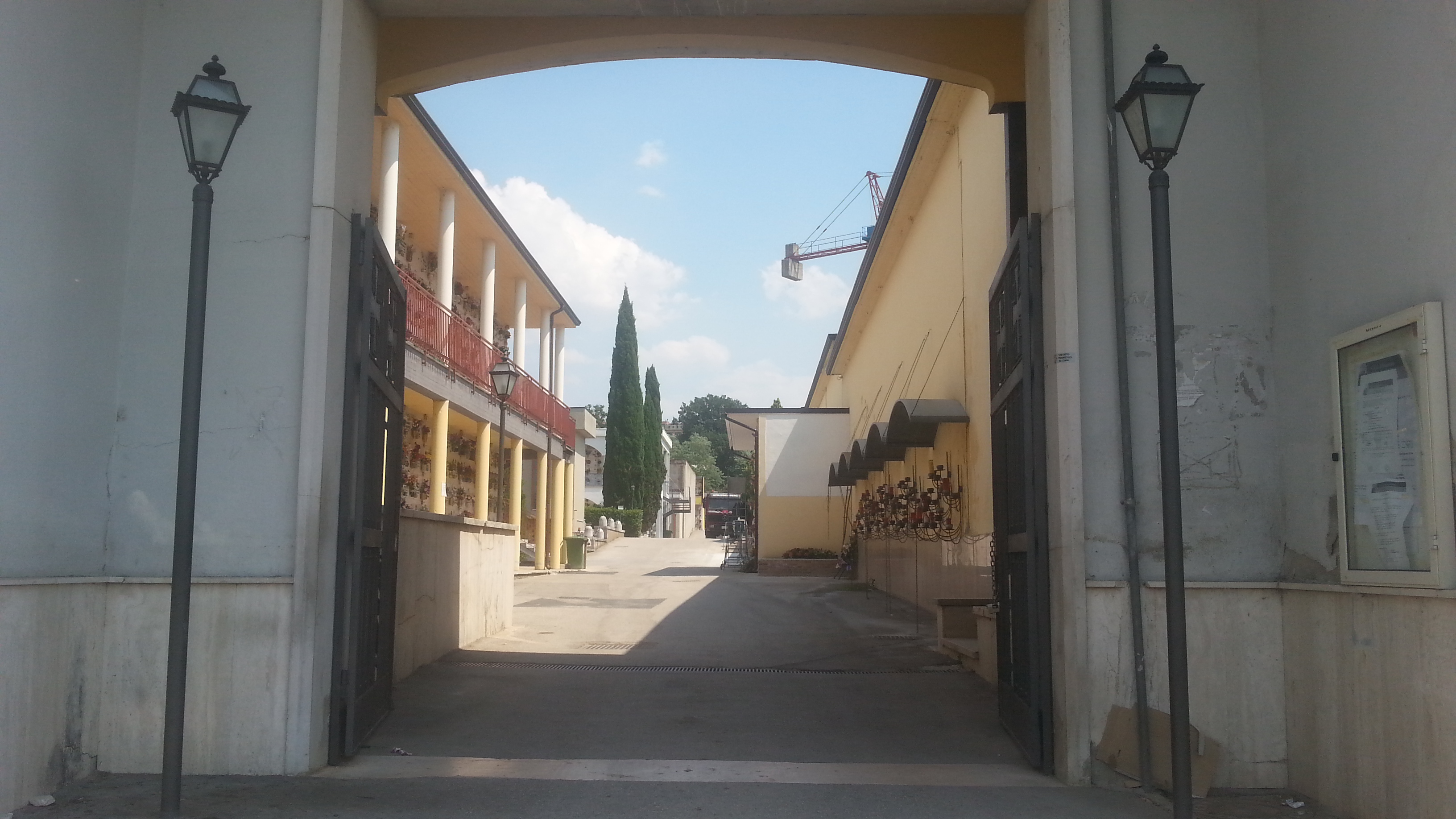 Benevento| Commemorazione defunti, al via l’allestimento delle lampade votive temporanee