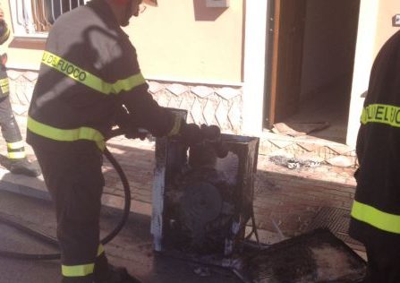 Lavatrice prende fuoco, paura a San Salvatore Telesino