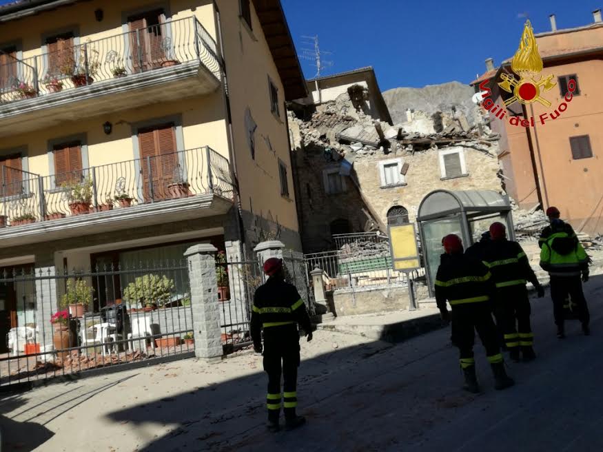 Sisma, i caschi rossi avellinesi nelle terre fantasma