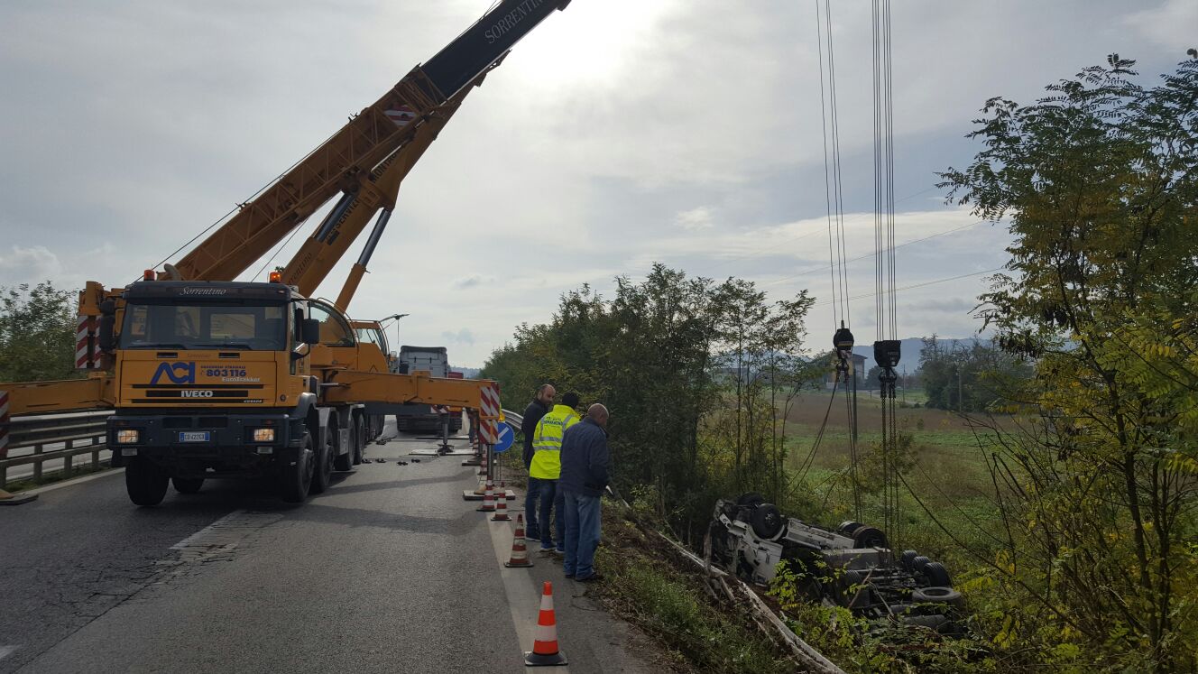 Benevento| Iniziato il recupero del tir sulla BN -A16