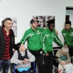 Avellino, un sorriso con pantofole griffate “lupo” per gli anziani