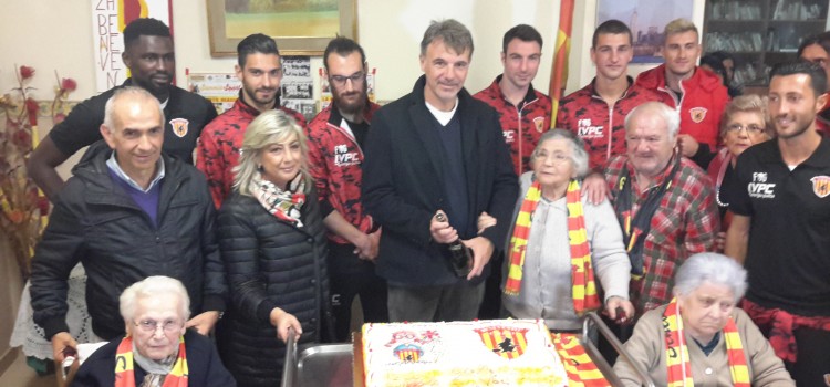 Benevento| La squadra giallorossa in visita al centro “S. Pasquale”