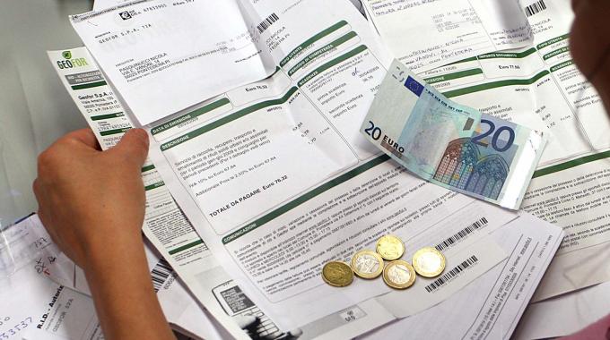 Bollette, da gennaio aumentano luce e gas