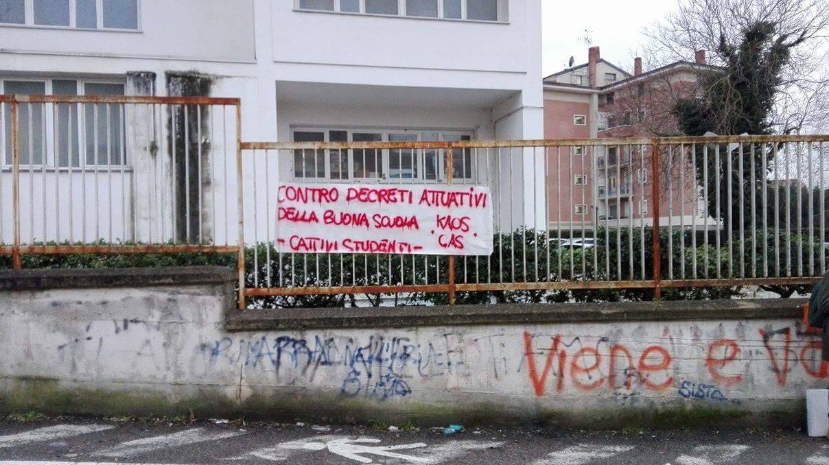 Benevento| La protesta del Cas contro la Buona scuola