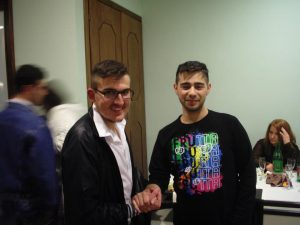 425675_399773360103845_75307140_n