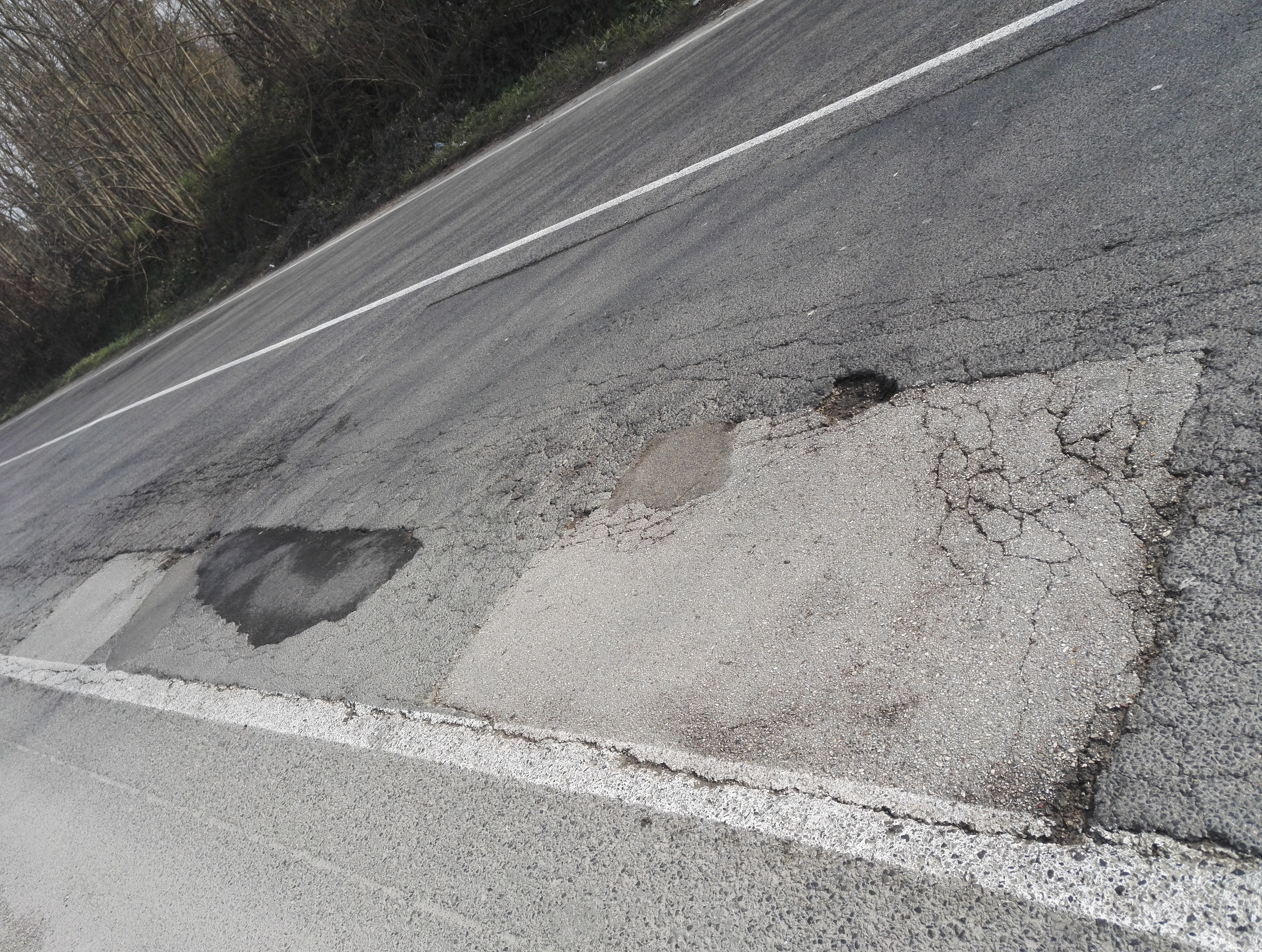 Benevento| Buche sull’Appia, la denuncia di Apollosa in Movimento