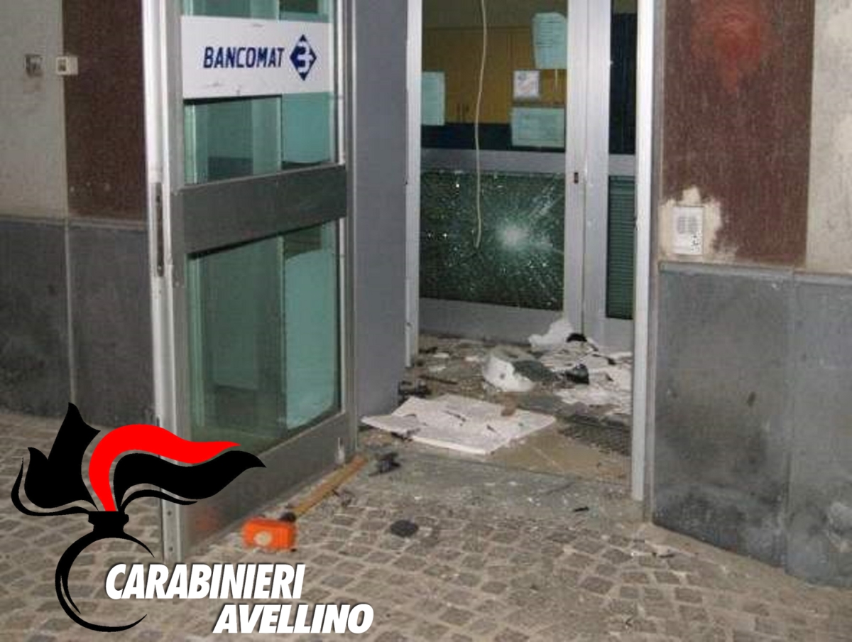Montoro| Tentano furto al bancomat: ladri in fuga all’arrivo dei carabinieri