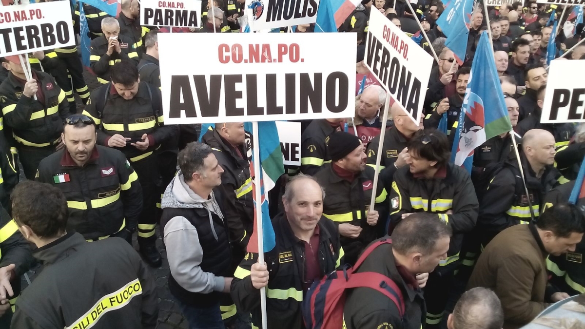 Vigili del Fuoco sottopagati, anche Avellino grida basta a Roma