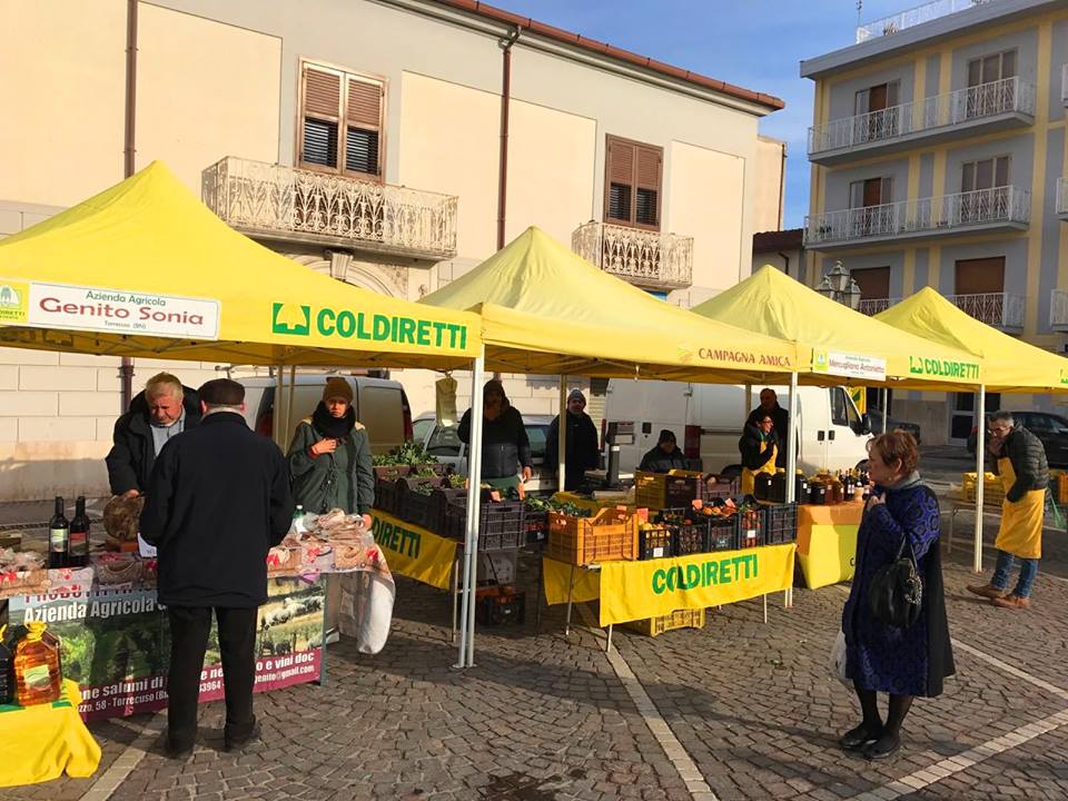 Benevento| Gli alunni della Mezzini in visita da Campagna Amica