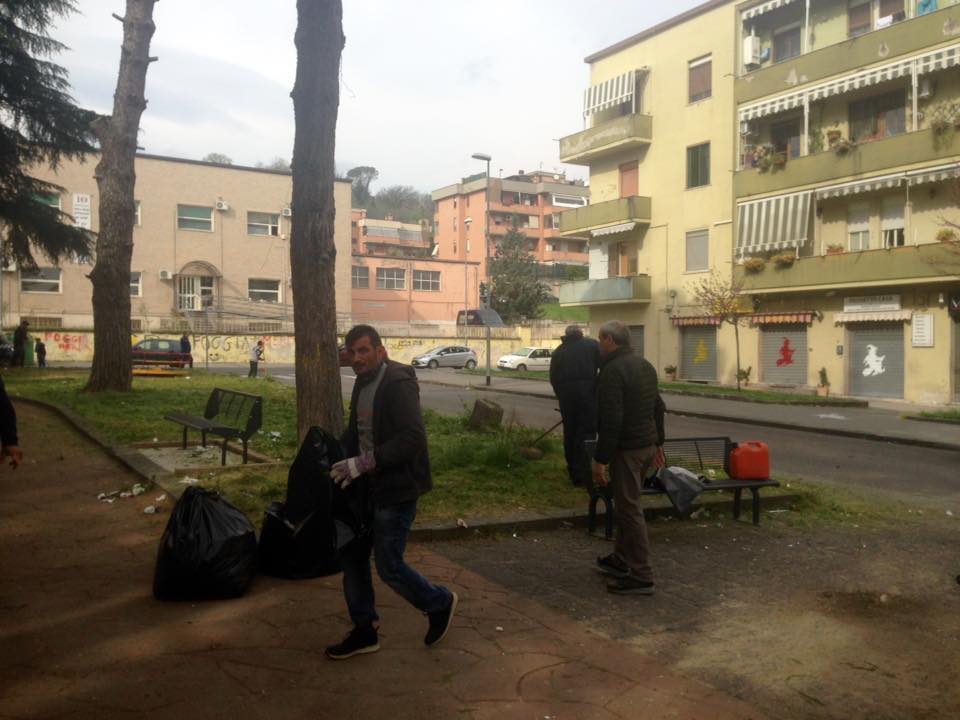 Benevento| IOXBENEVENTO e Club Shangai ripuliscono piazza San Modesto