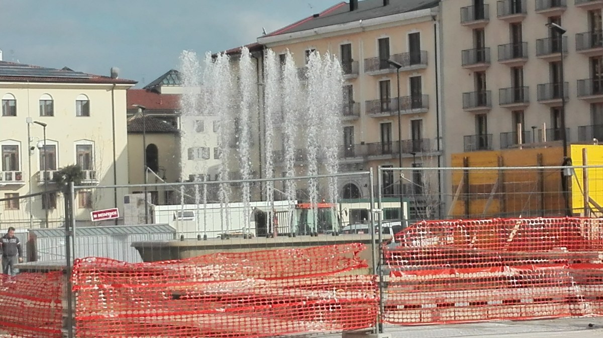 Avellino| Nuovo cantiere in piazza Garibaldi: è protesta