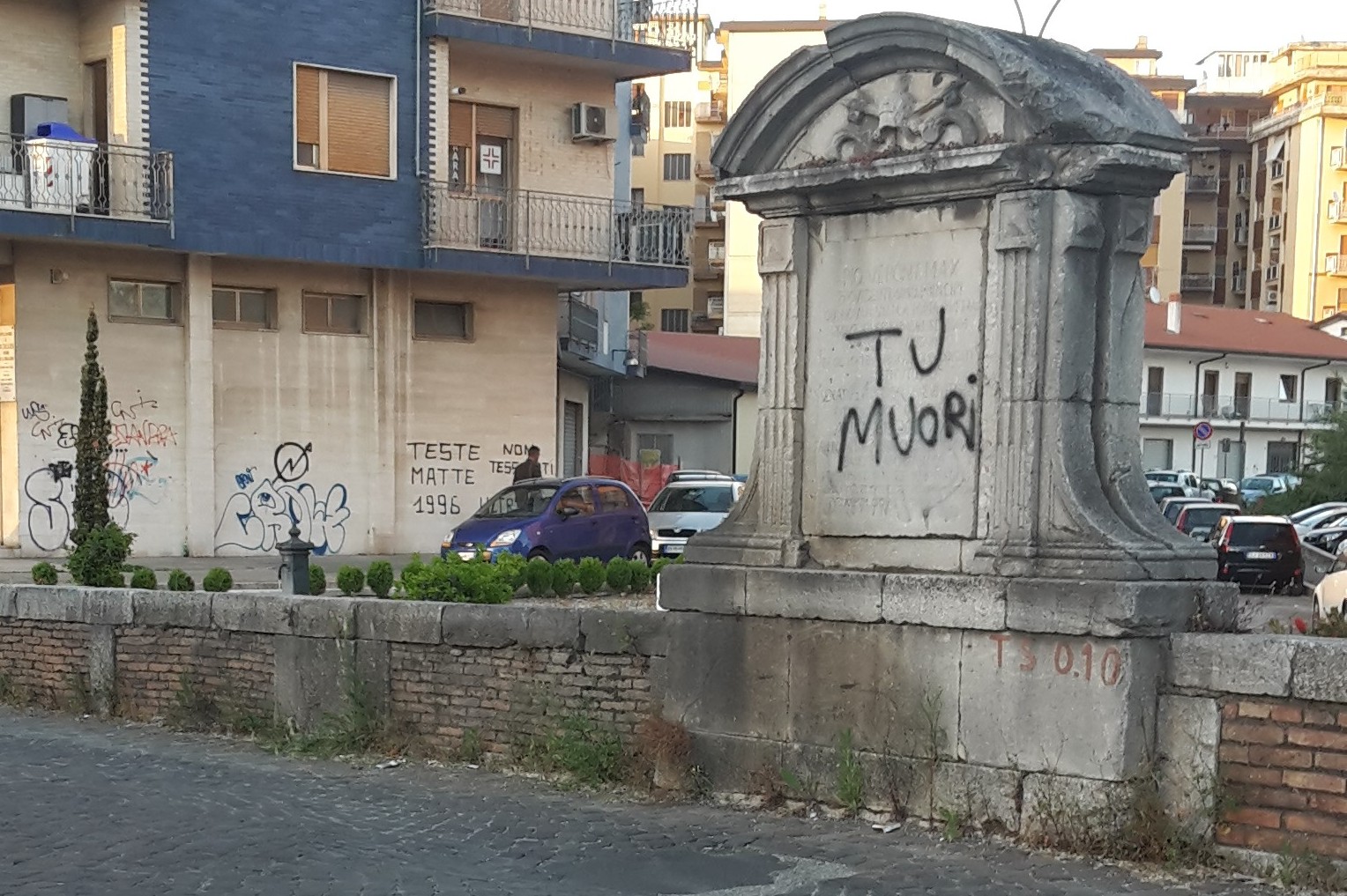 BENEVENTO/ Scritta sulla lapide a Ponte S. Maria della Libera, la denuncia