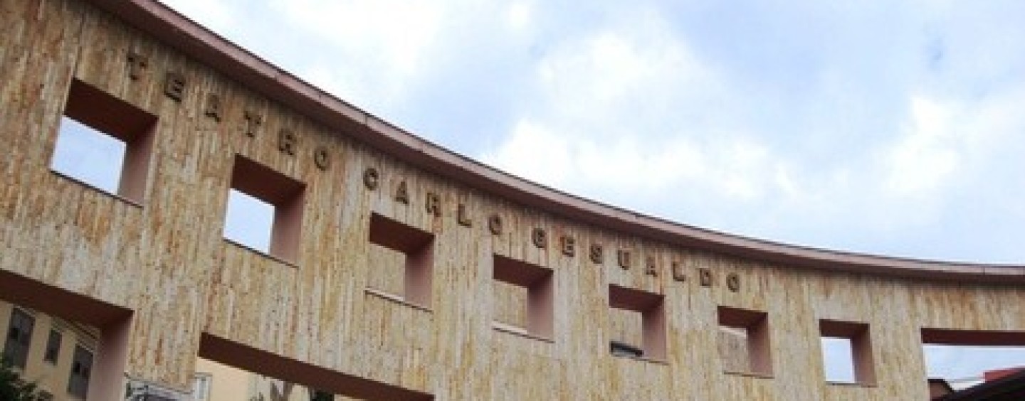 Teatro Gesualdo, scienza e satira con gli spettacoli di Barbascura e Travaglio