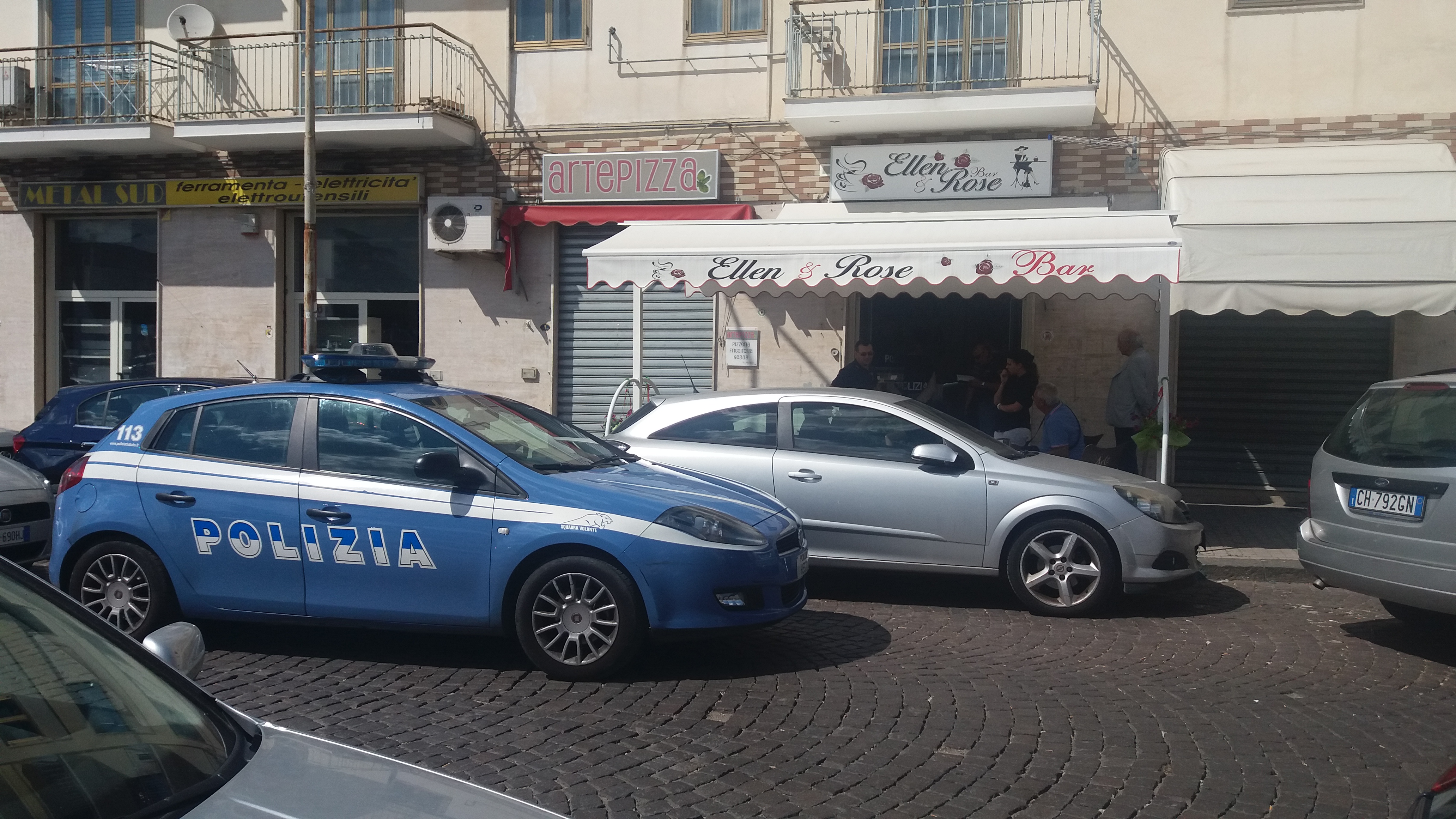 Benevento| Ordina un caffe e rapina la barista