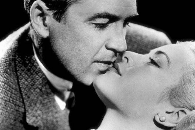 Benevento| Giornata mondiale del bacio,un apostrofo rosa contro la violenza