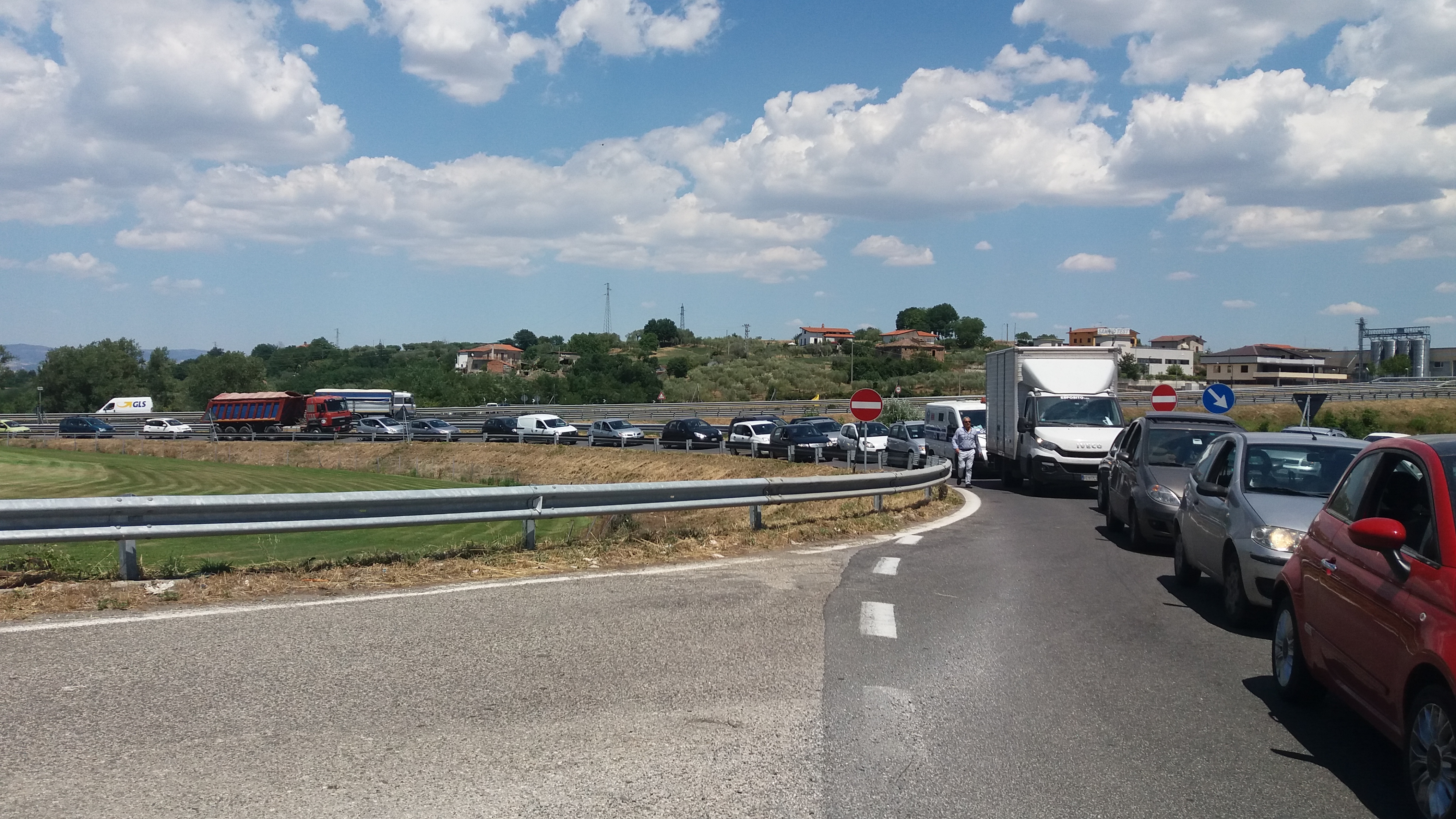 San Giorgio del Sannio| Corsa in rosa, blocco del traffico e proteste
