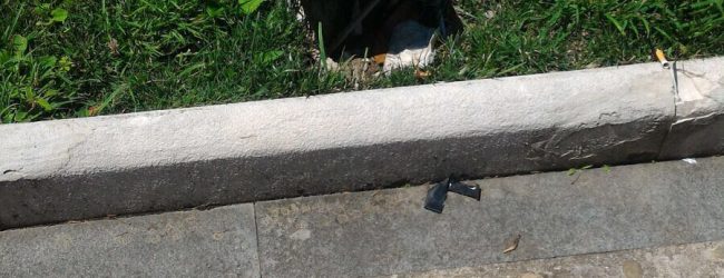 Benevento| Ancora vandali all’Arco di Traiano: danneggiati i faretti. Gesesa indignata