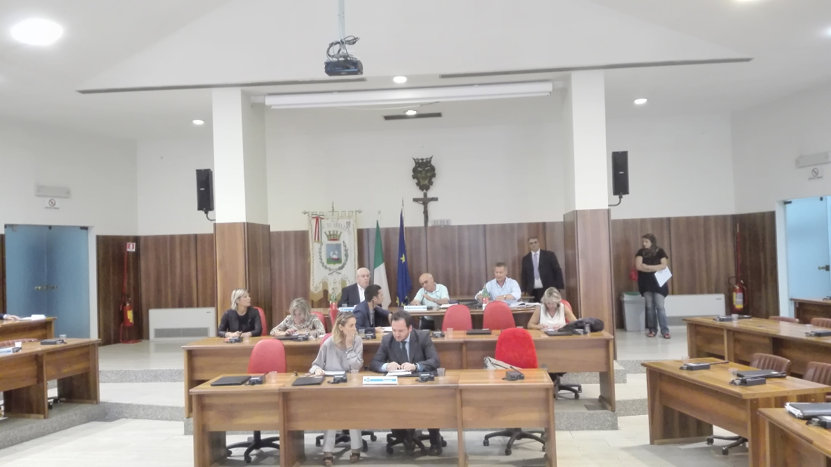 Avellino| La maggioranza non c’è: il sindaco non può spiegare le sue “dimissioni”