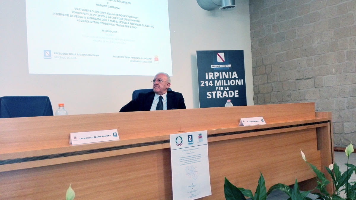 Avellino| De Luca “consegna” 214 milioni per le strade irpine