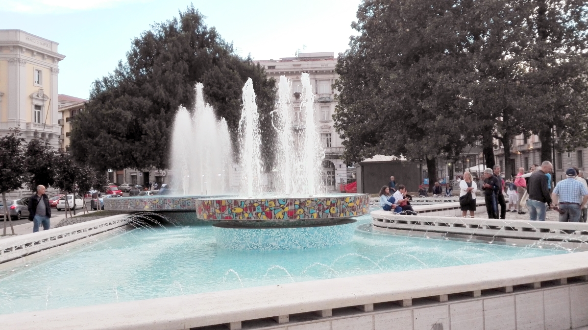 Avellino| La Piazza ritrovata: pioggia di selfie con le fontane