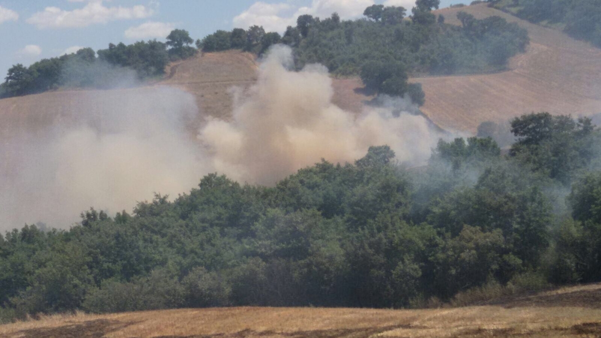 Quindici| Brucia residui vegetali a poca distanza dalle case, nei guai un 60enne
