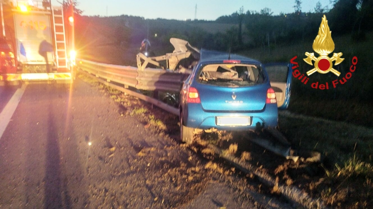 Tragedia a Grottaminarda, 22enne perde la vita in autostrada