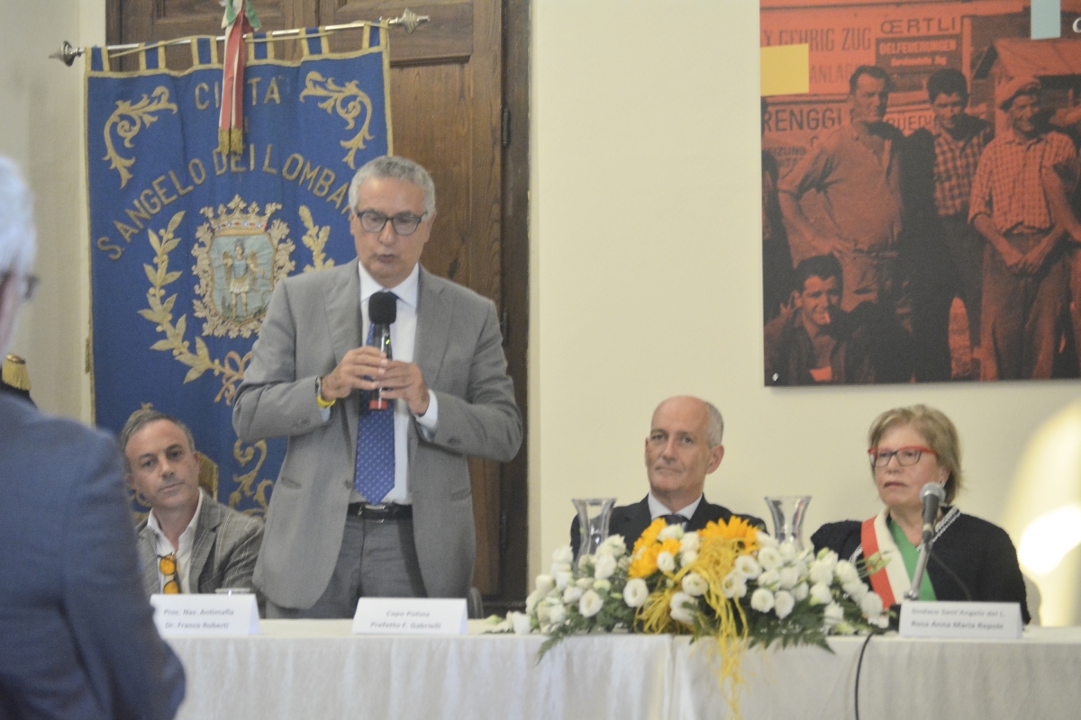 Sant’Angelo dei Lombardi| Il capo della Polizia è cittadino onorario