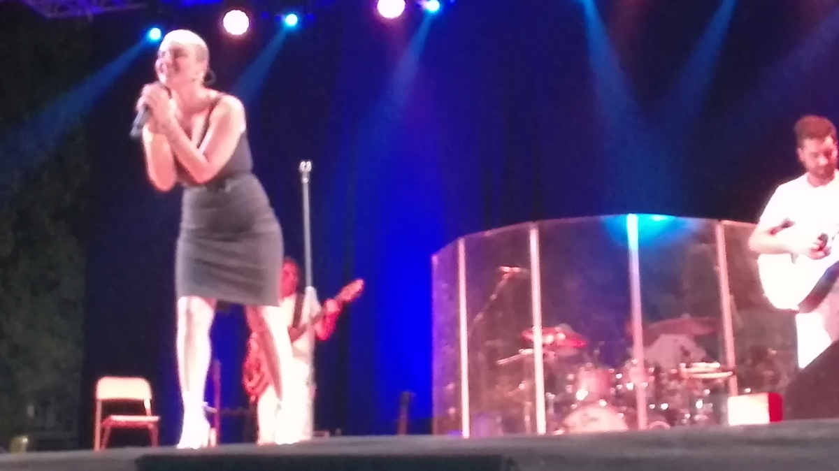 Avellino| Tutti pazzi per Arisa