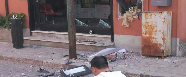 Bisaccia| Furto con “scasso”: fanno esplodere bancomat, indagini in corso