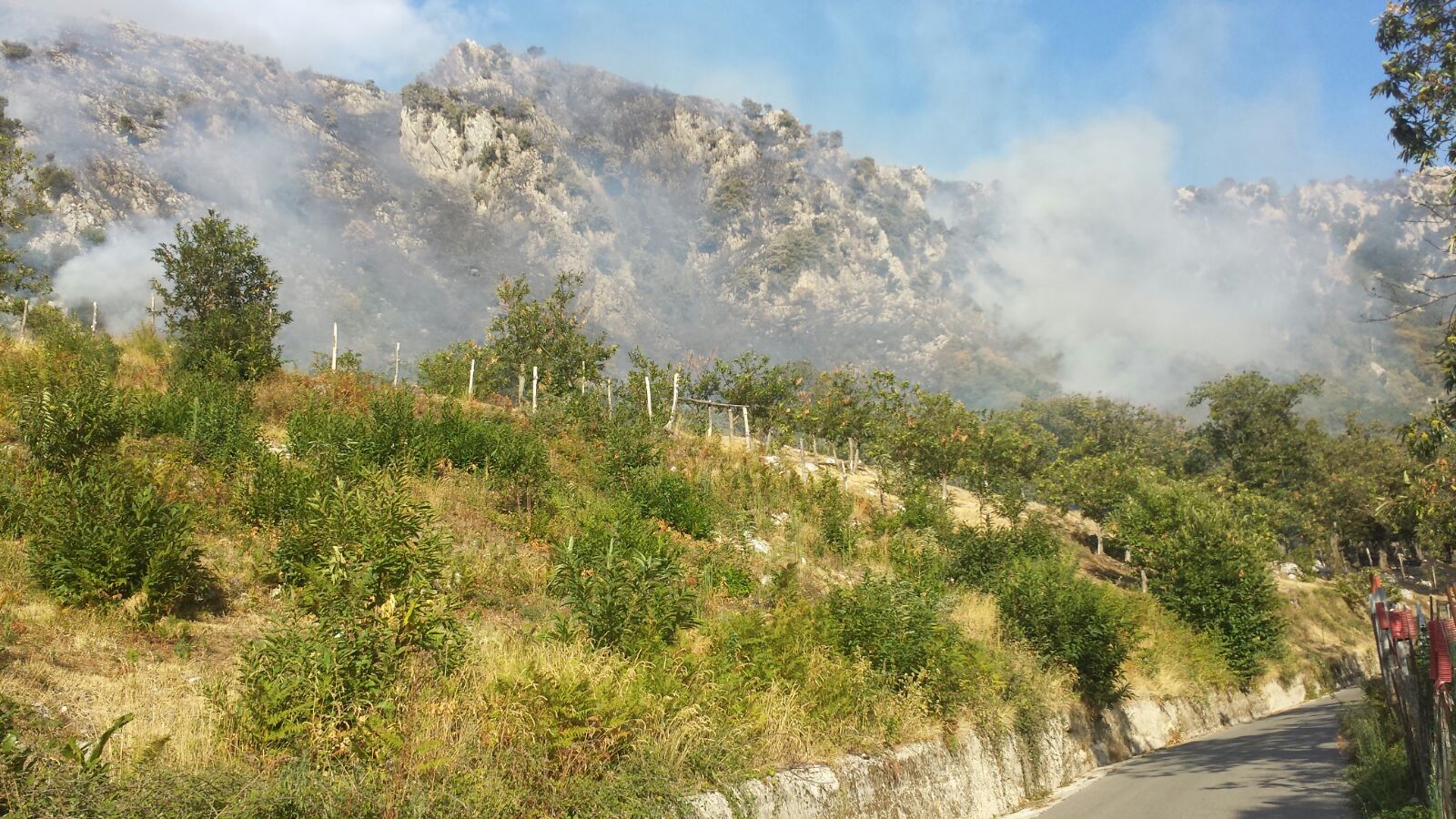 Tregua finita: fiamme a Cervinara e San Martino V.C.