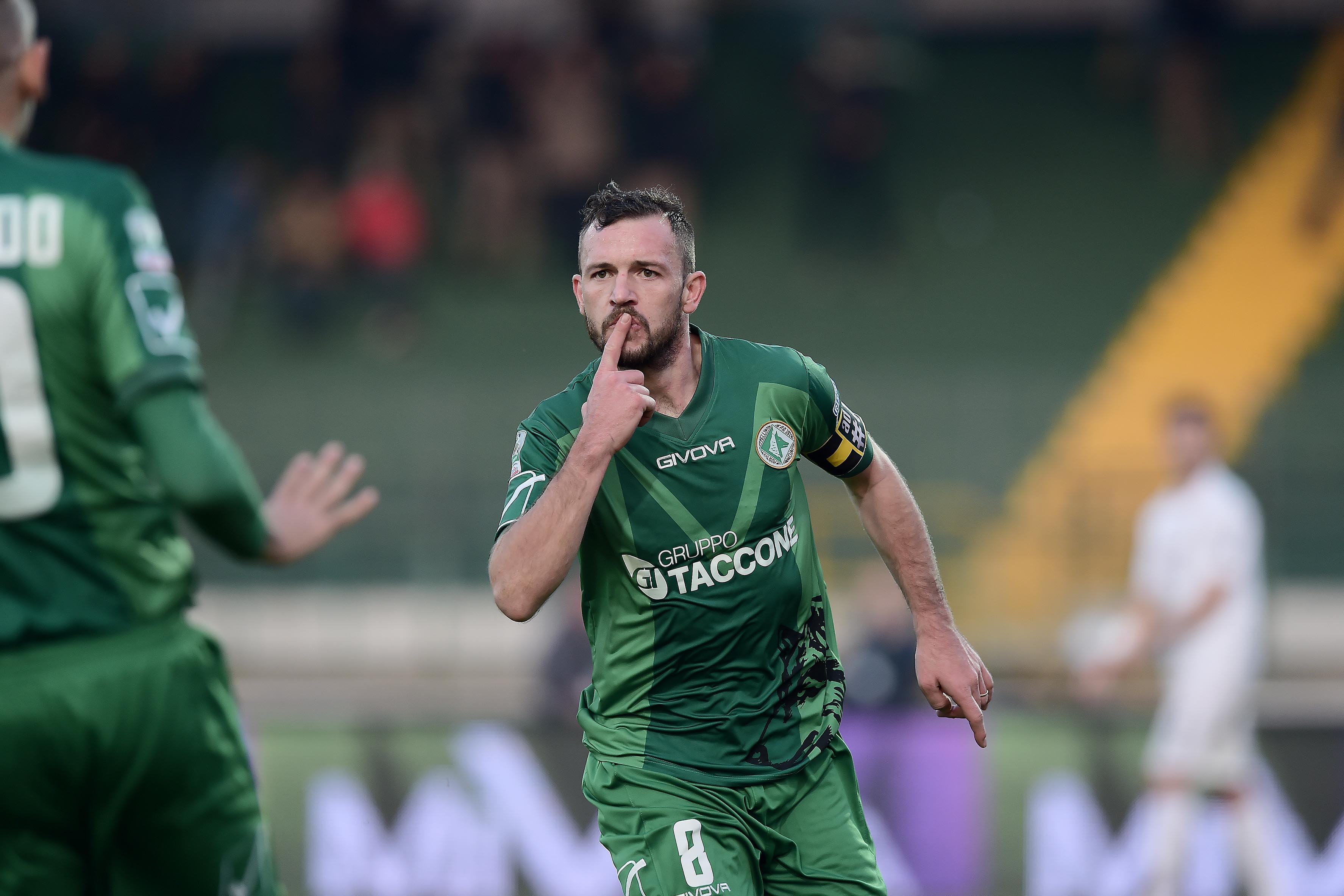 Avellino, vittoria in rimonta e primato !