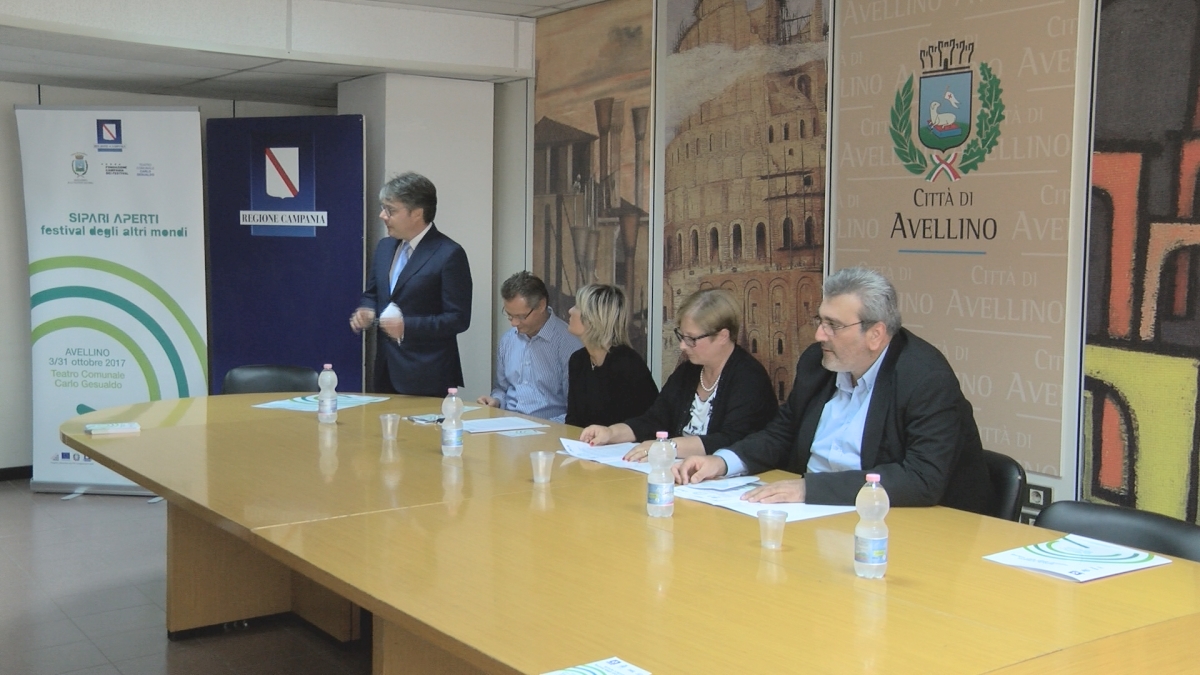 Ad Avellino in scena “gli altri mondi”: da Senese a Uta Lemper