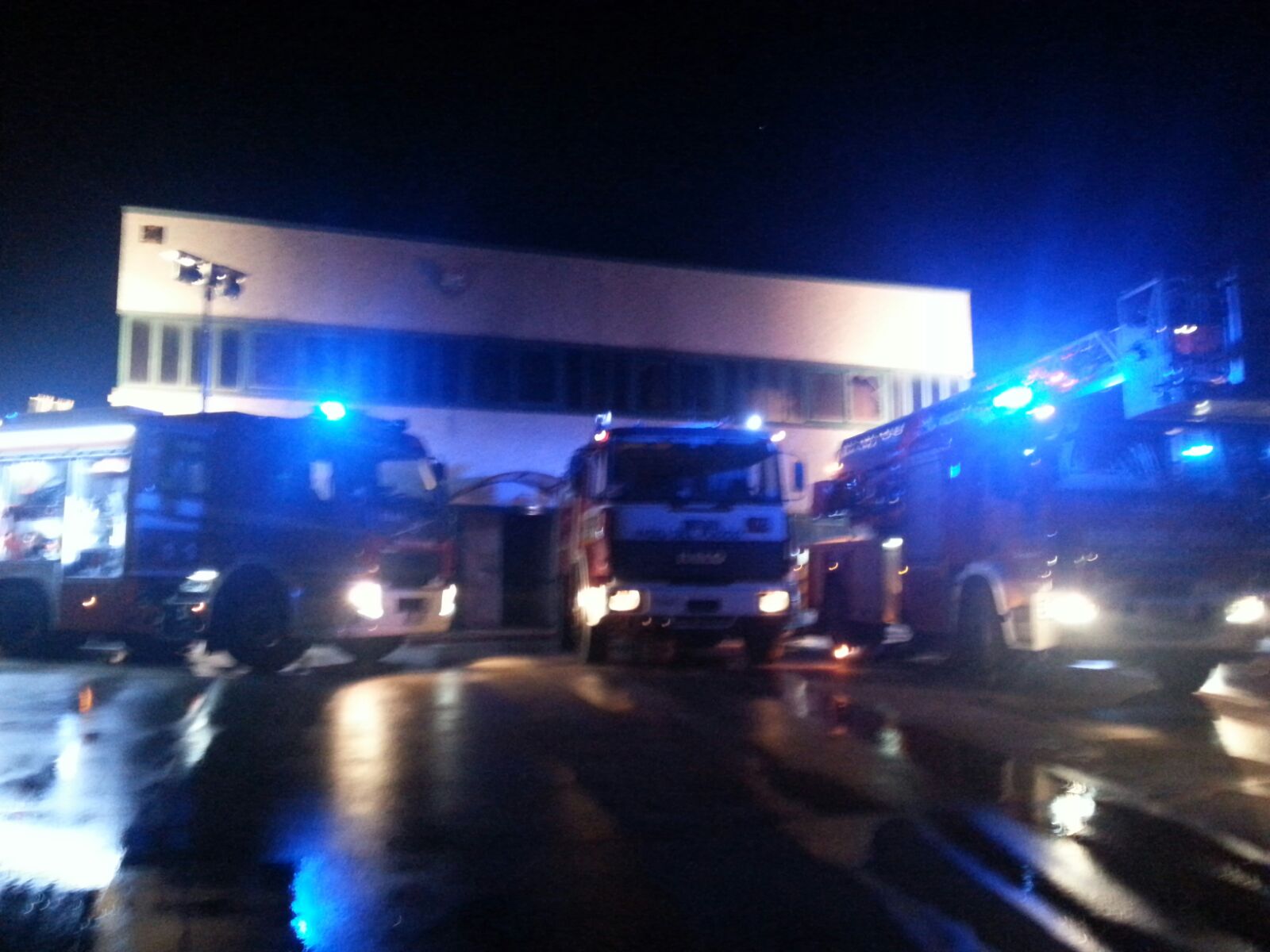 Limatola| Fiamme in un capannone tessile, si indaga sulle cause