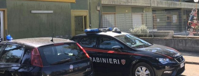 Ariano Irpino| Sfondano la parete di una scuola per rubare alle Poste