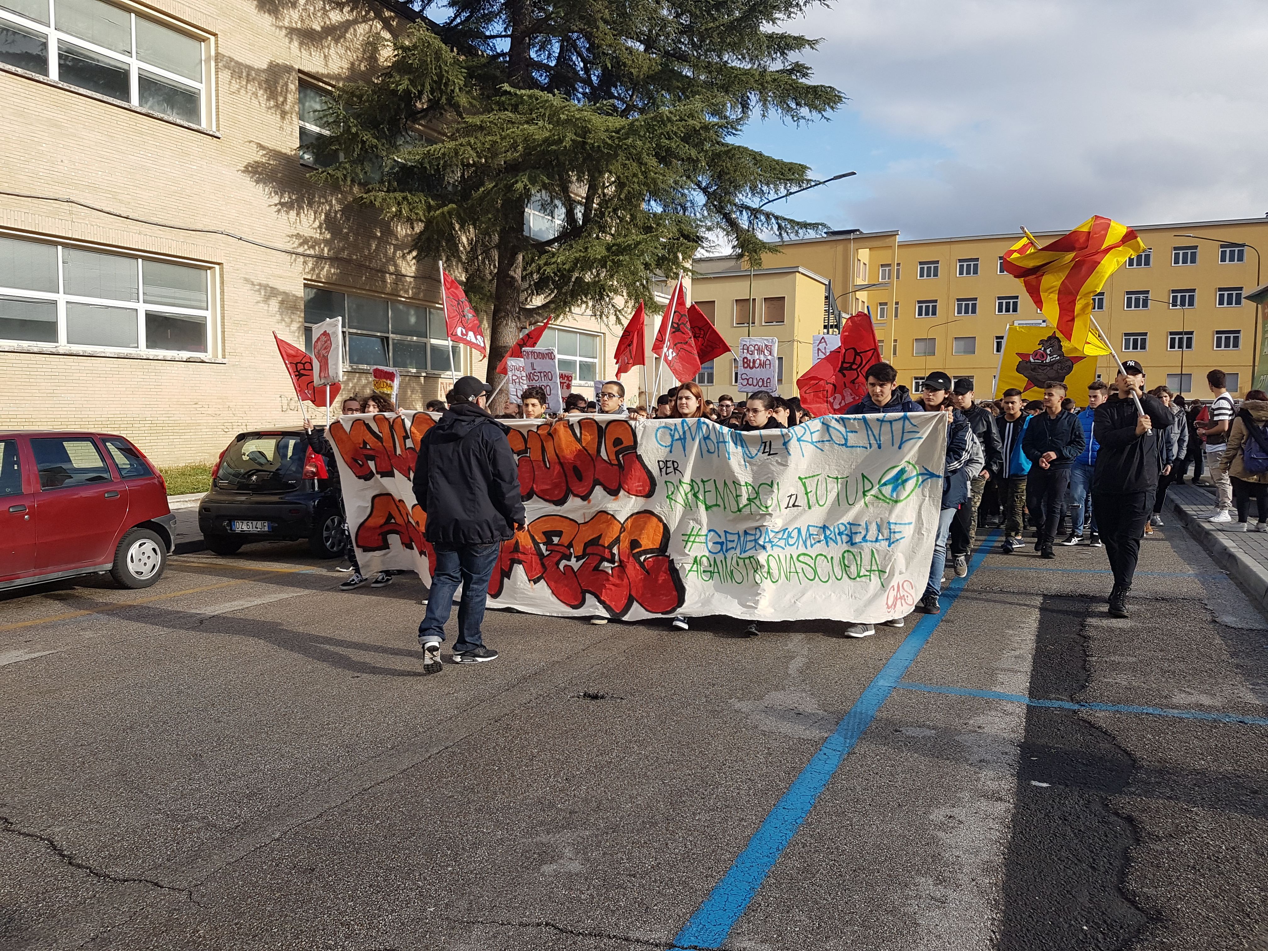 Benevento| #lagenerazioneribelle scende in strada nella giornata dello Studente