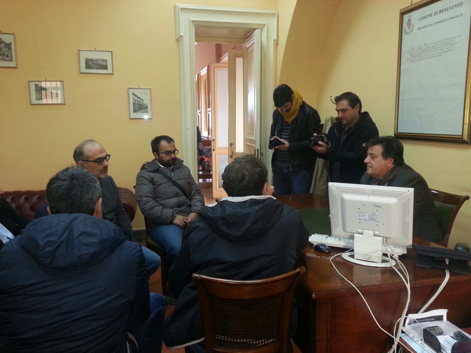 Meetup-De Minico, confronto franco