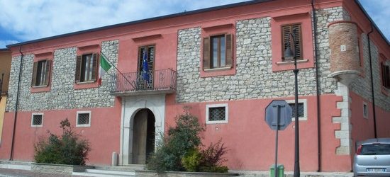 Reino| Carenza idrica e bollette “extra large”: il sindaco Calzone chiarisce