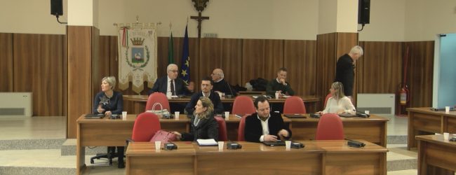 Avellino| Consiglio comunale, rien ne va plus. E sulle assunzioni…