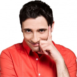 Benevento| “GiovediAmoci”, appuntamento con il comico D’Ausilio e lo spettacolo “Napolentoni”